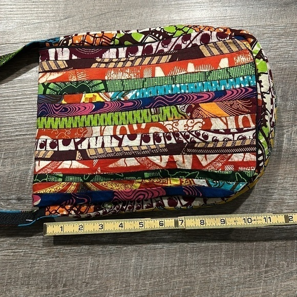 Handcrafted multicolor hand dyed quilted fabric, shoulder bag, West Africa - Picture 4 of 8